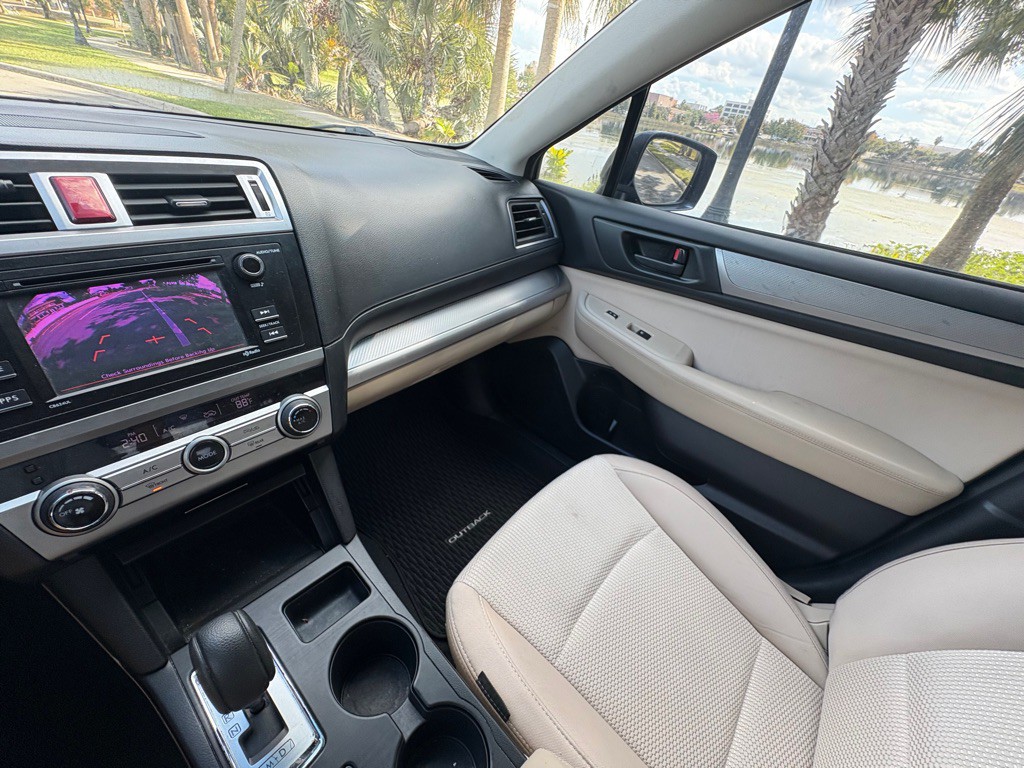 2015 Subaru Outback Image 16