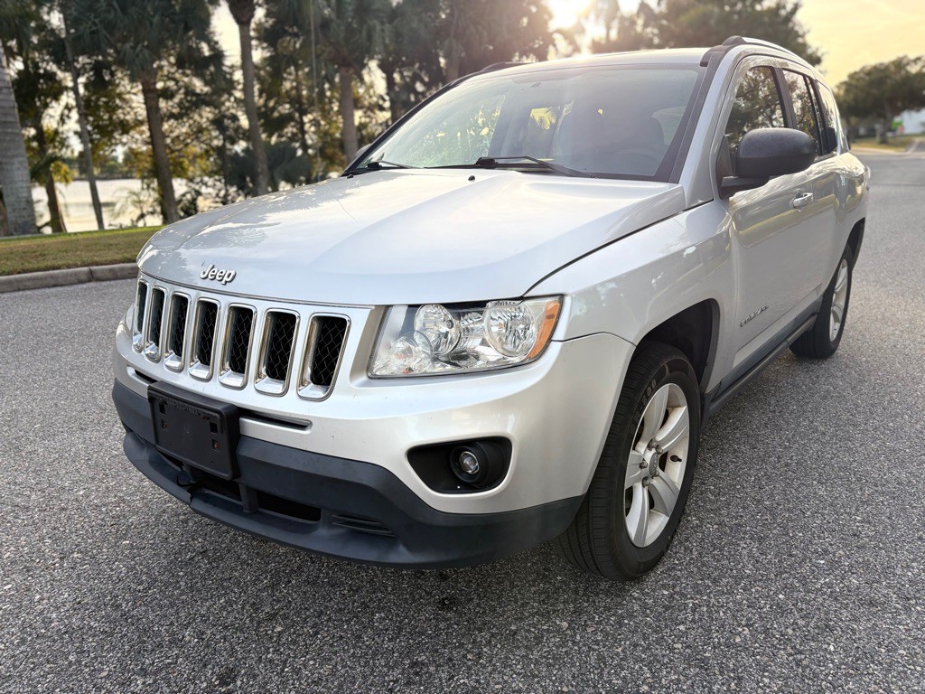 2011 Jeep Compass Image 3