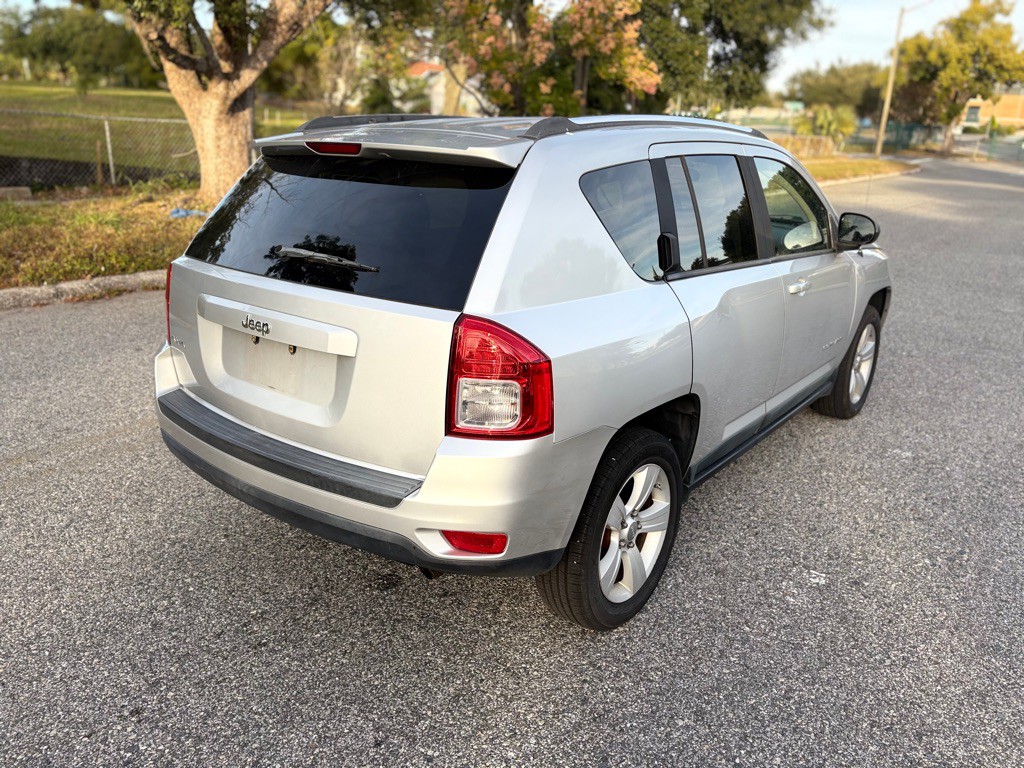 2011 Jeep Compass Image 5