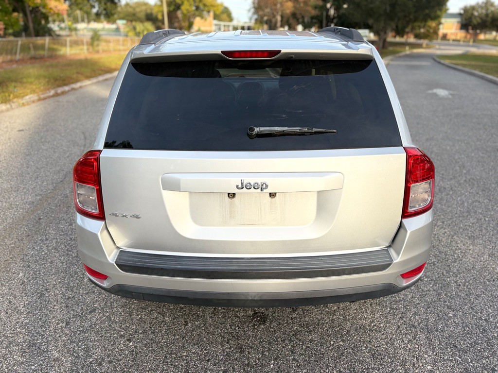 2011 Jeep Compass Image 8