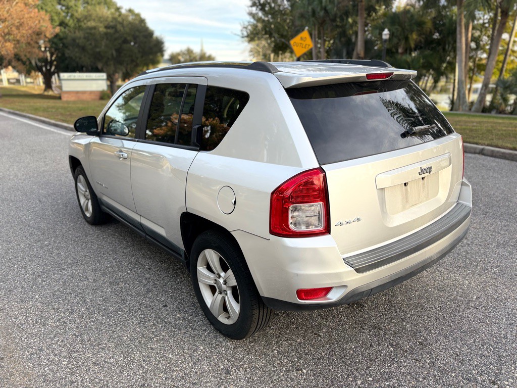 2011 Jeep Compass Image 9