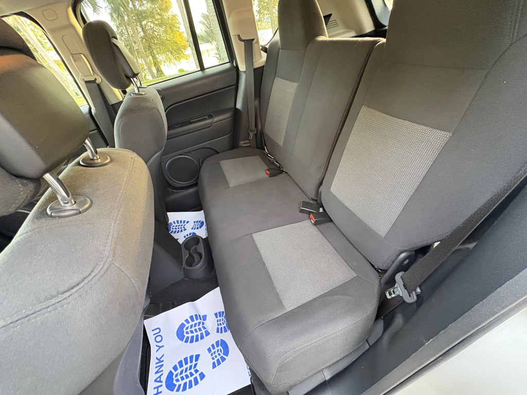 2011 Jeep Compass Image 13