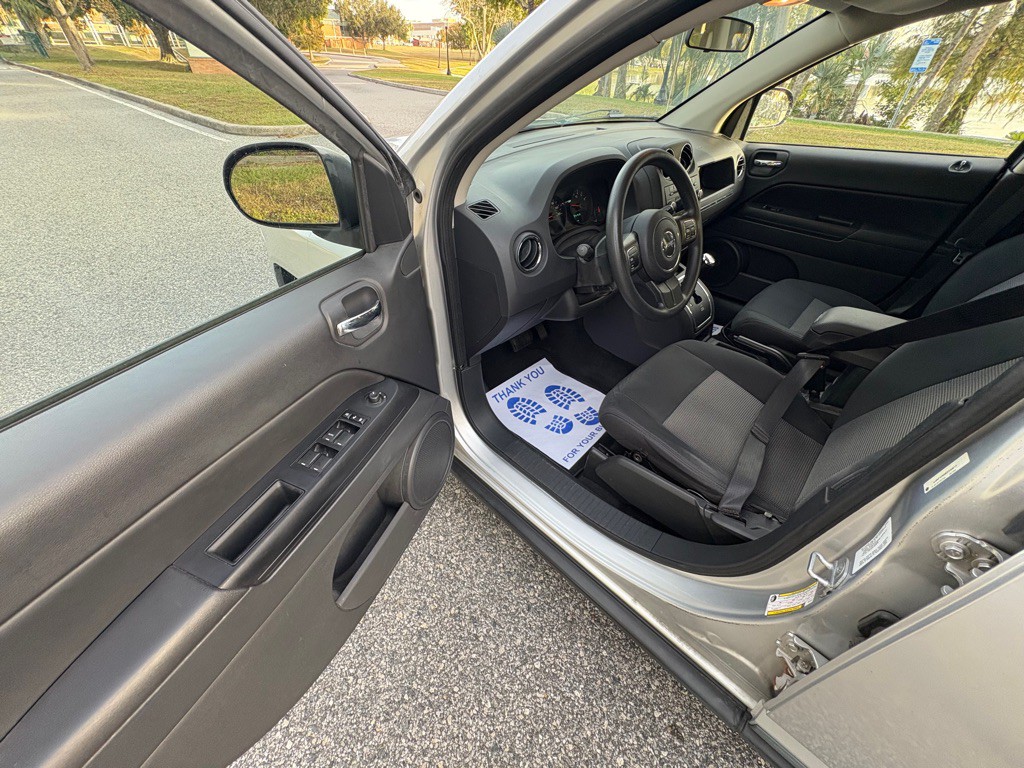 2011 Jeep Compass Image 14