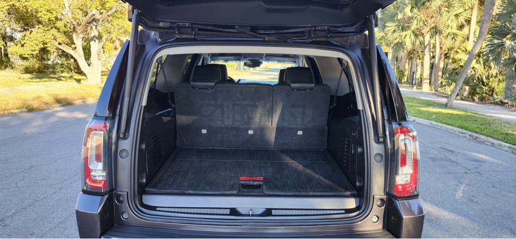 2017 GMC Yukon Image 12