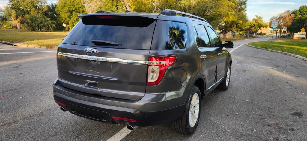 2013 Ford Explorer Image 11
