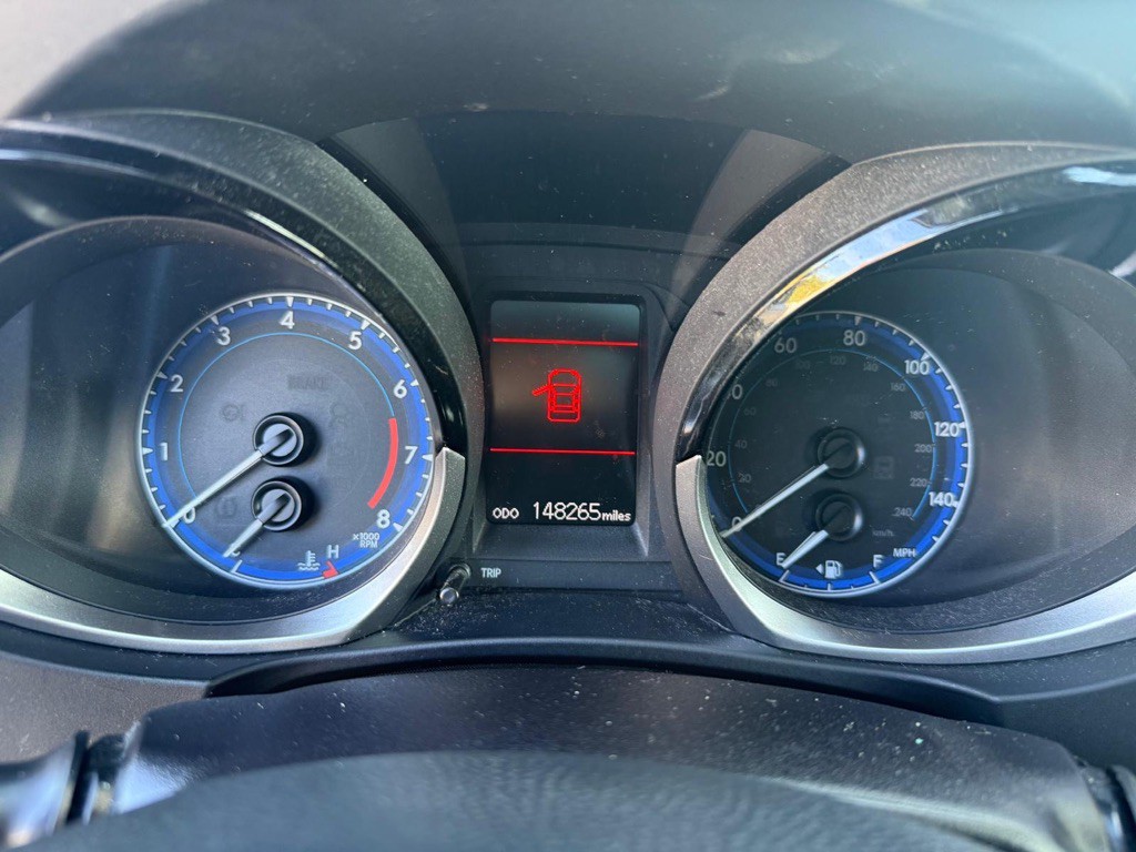 2016 Toyota Corolla Image 18