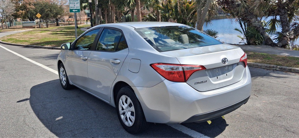2015 Toyota Corolla Image 17