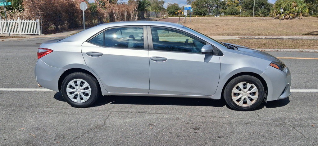 2015 Toyota Corolla Image 10