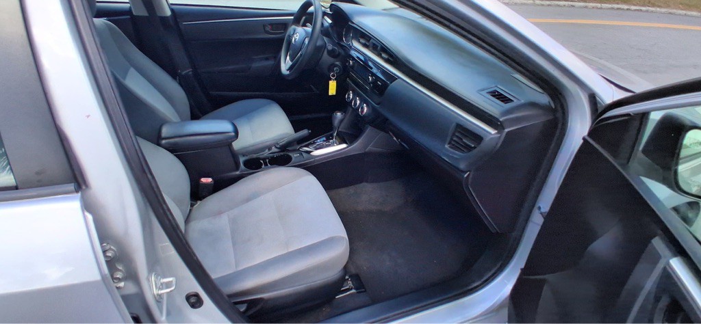 2015 Toyota Corolla Image 11