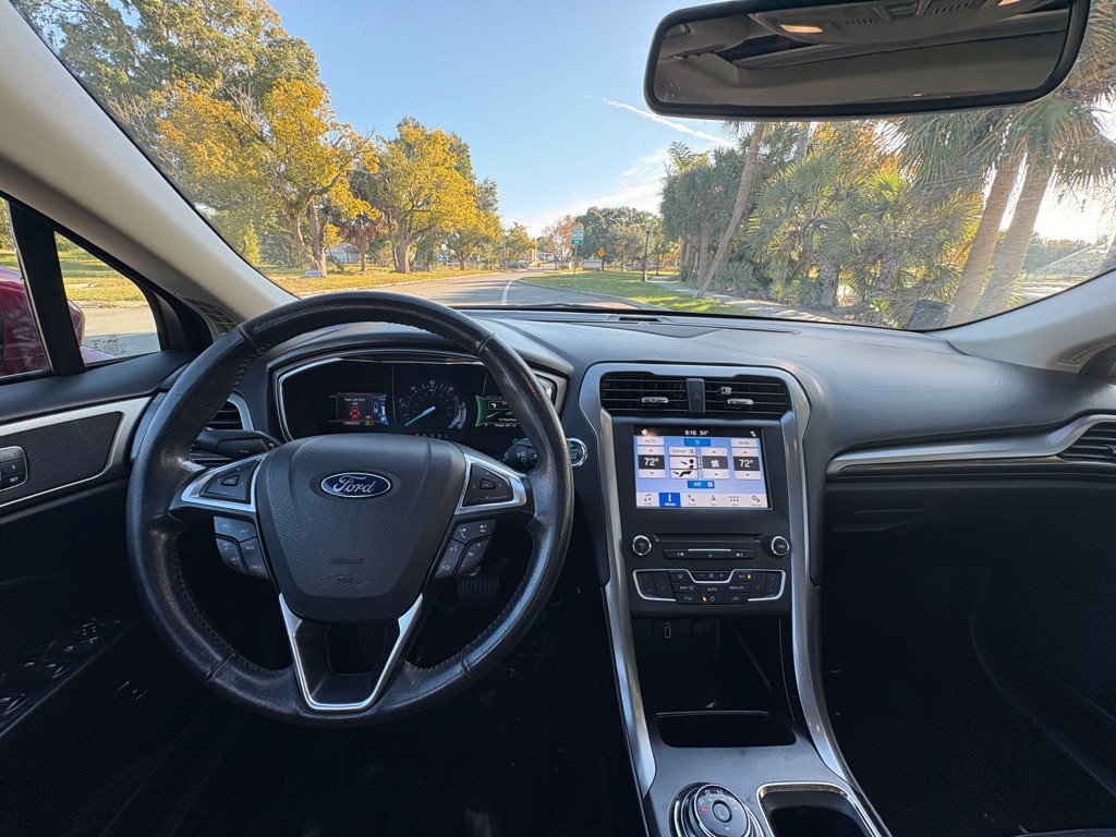 2017 Ford Fusion Image 12