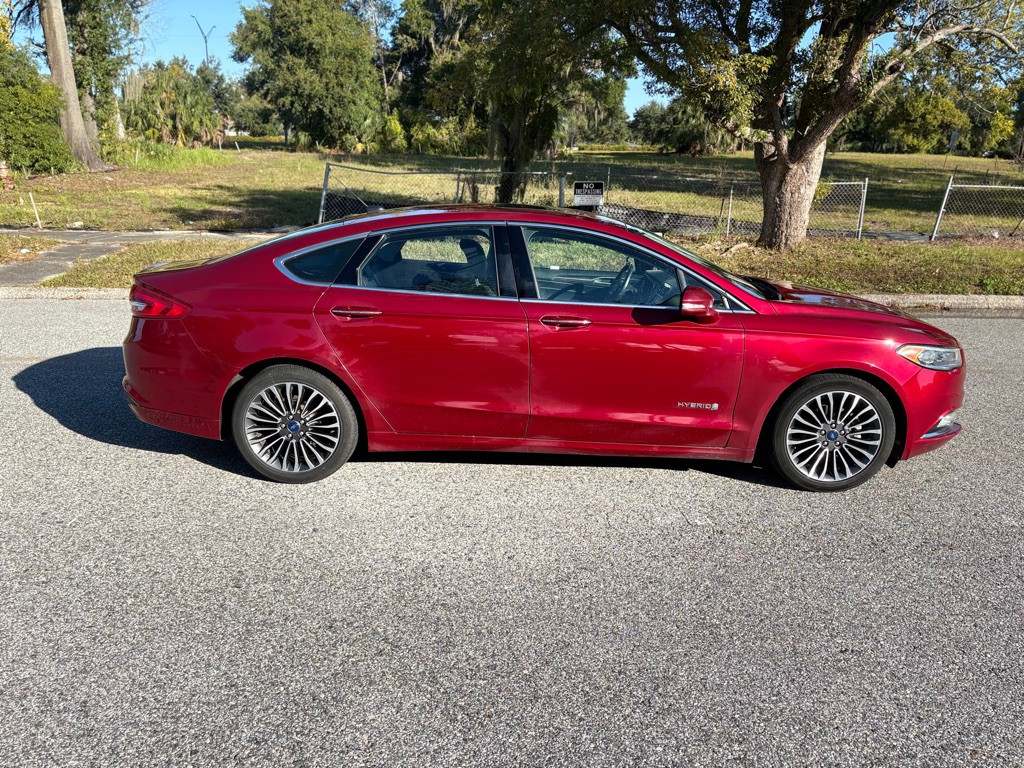 2017 Ford Fusion Image 2
