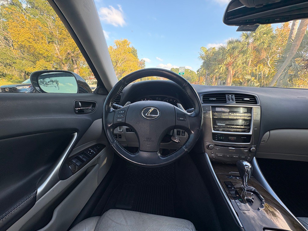 2009 Lexus IS Image 6