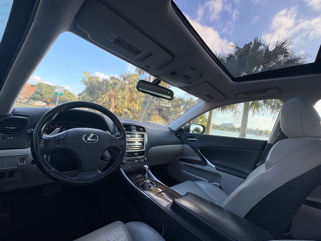 2009 Lexus IS Image 8