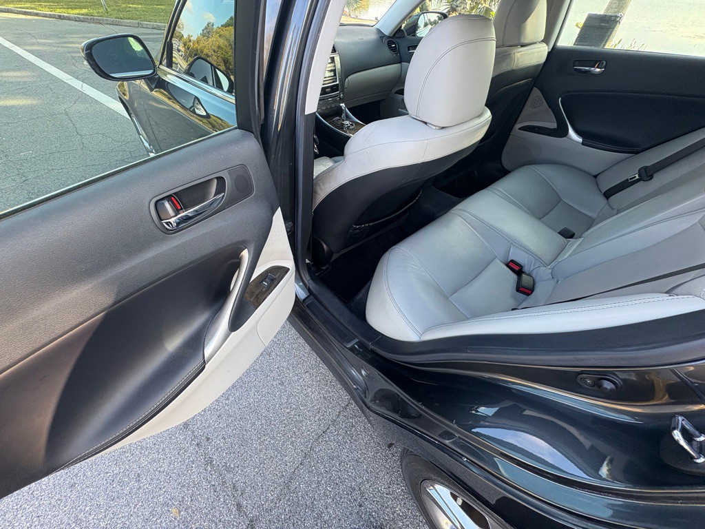 2009 Lexus IS Image 10