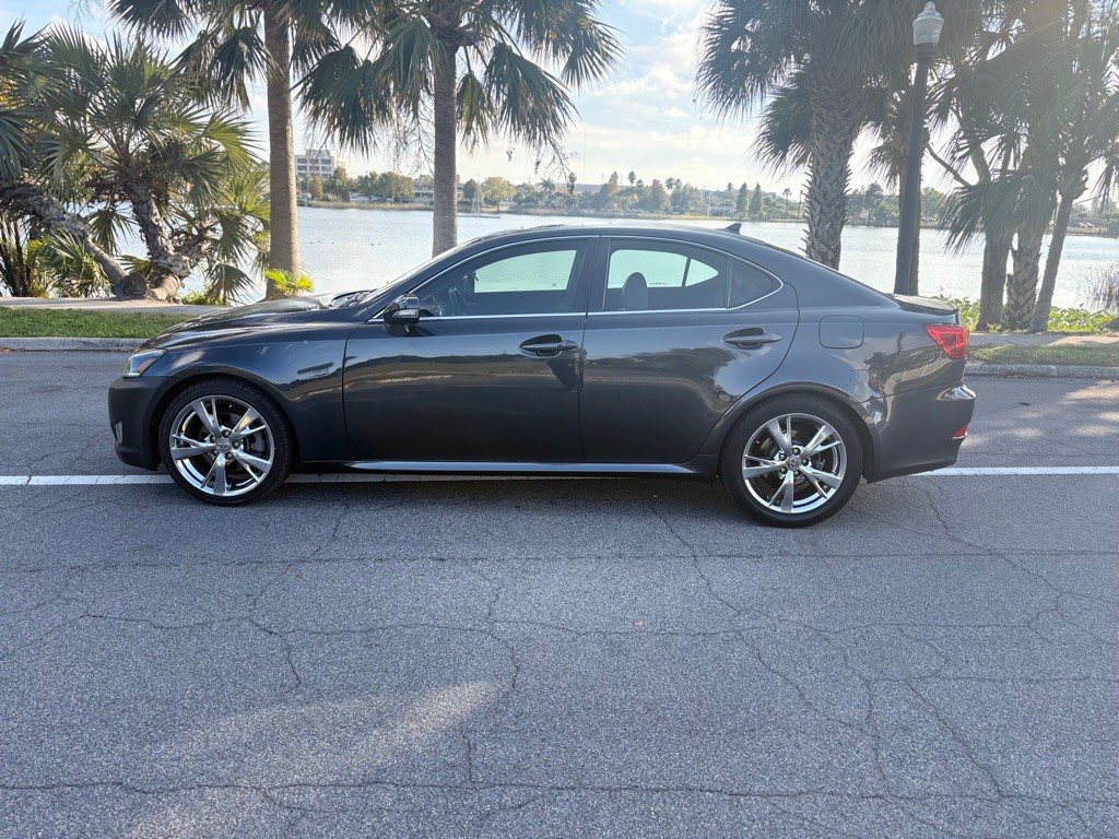 2009 Lexus IS Image 13