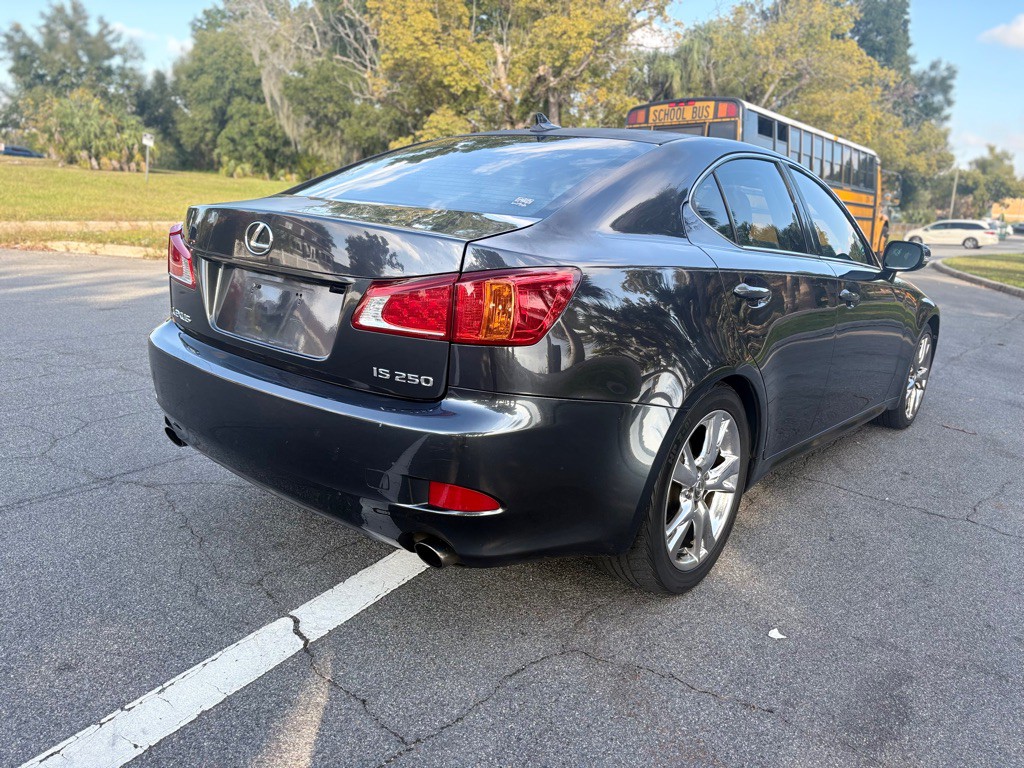 2009 Lexus IS Image 16