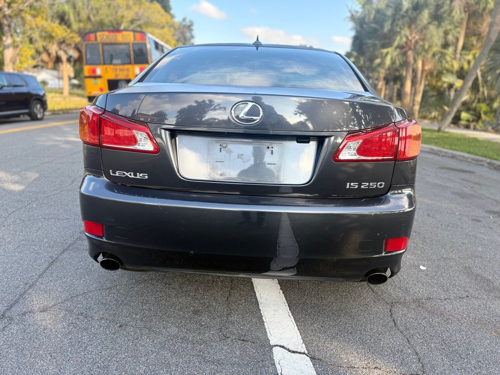 2009 Lexus IS Image 17