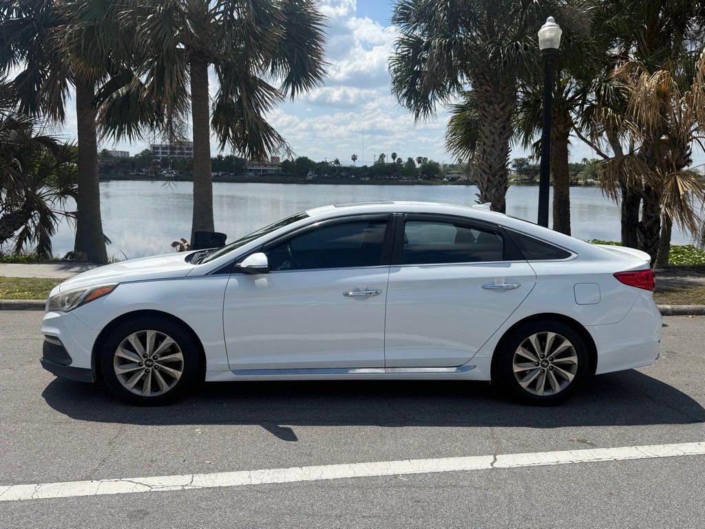 2017 Hyundai Sonata Image 1