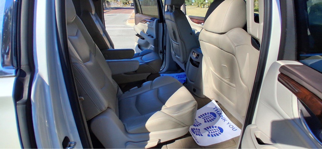 2015 Cadillac Escalade Image 3