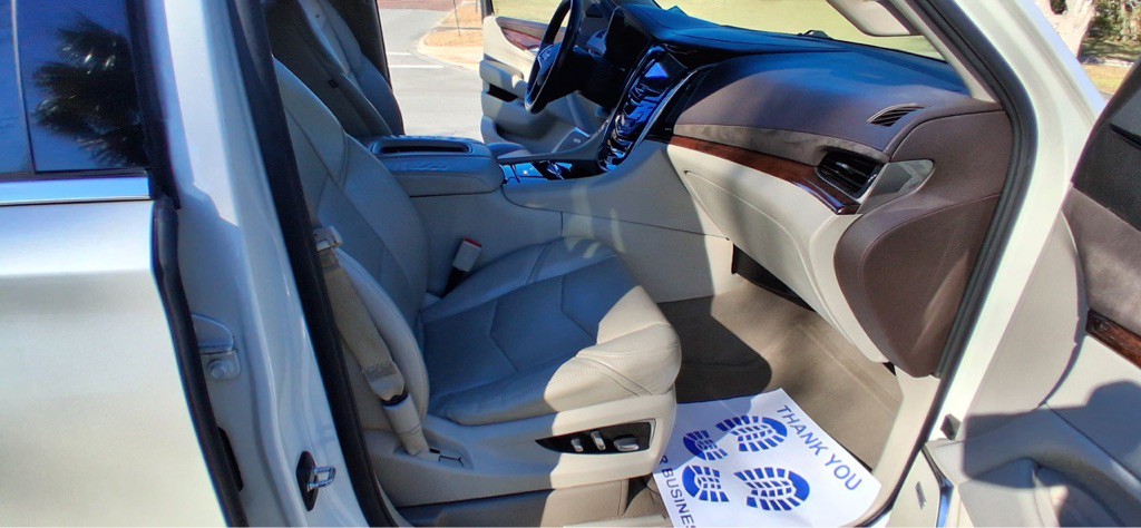2015 Cadillac Escalade Image 12