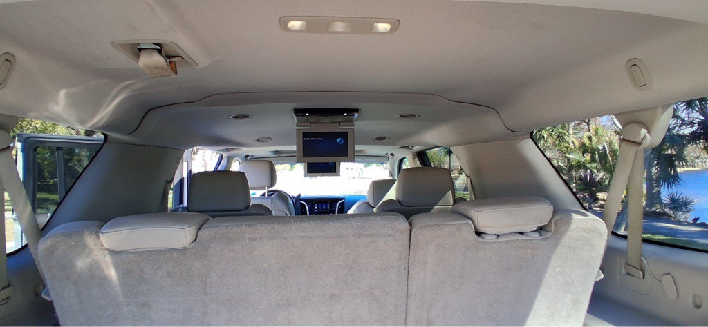 2015 Cadillac Escalade Image 16