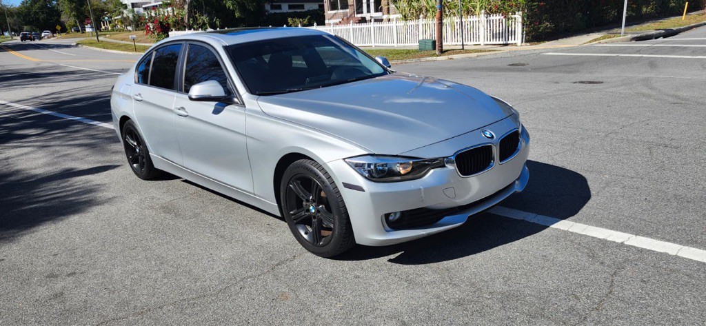 2013 BMW 3 Series Image 3