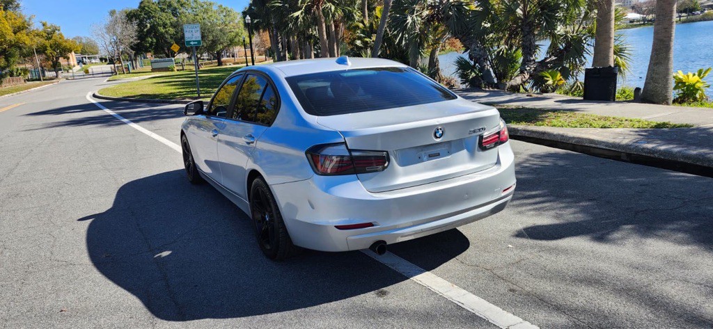 2013 BMW 3 Series Image 8