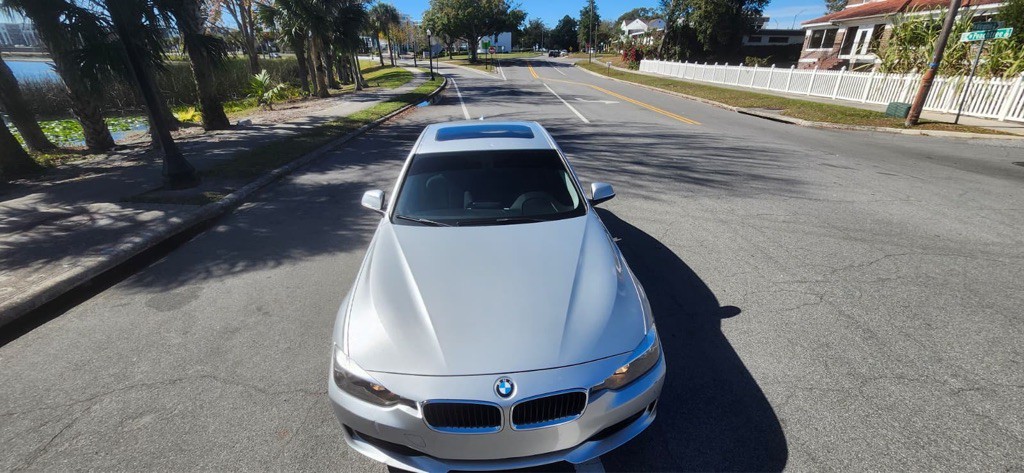 2013 BMW 3 Series Image 9