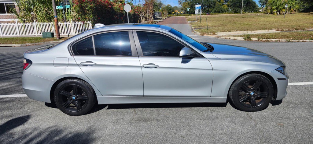 2013 BMW 3 Series Image 10
