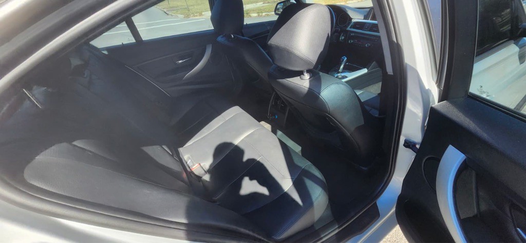 2013 BMW 3 Series Image 11