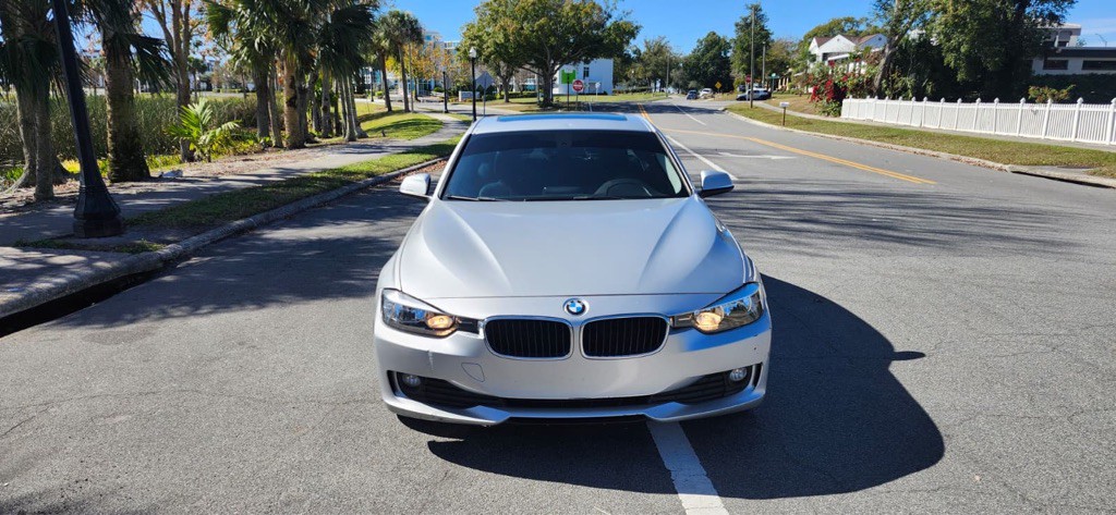 2013 BMW 3 Series Image 12