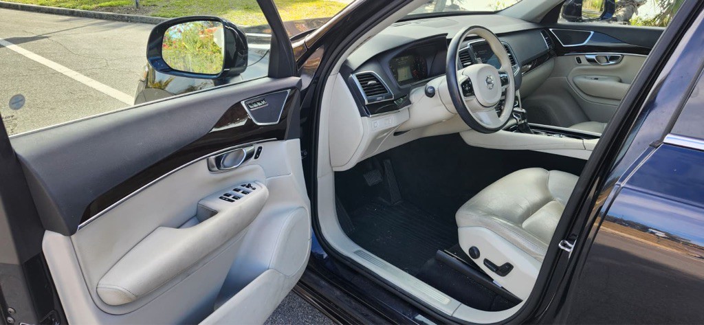 2019 Volvo XC90 Image 2