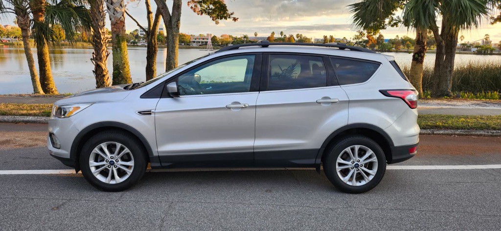 2018 Ford Escape Image 1