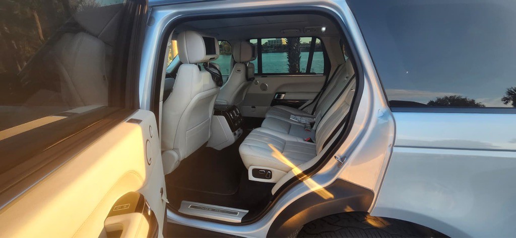 2014 Land Rover Range Rover Image 16