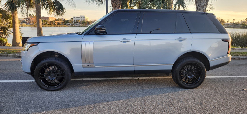 2014 Land Rover Range Rover Image 1