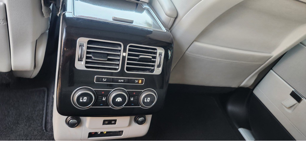 2014 Land Rover Range Rover Image 10