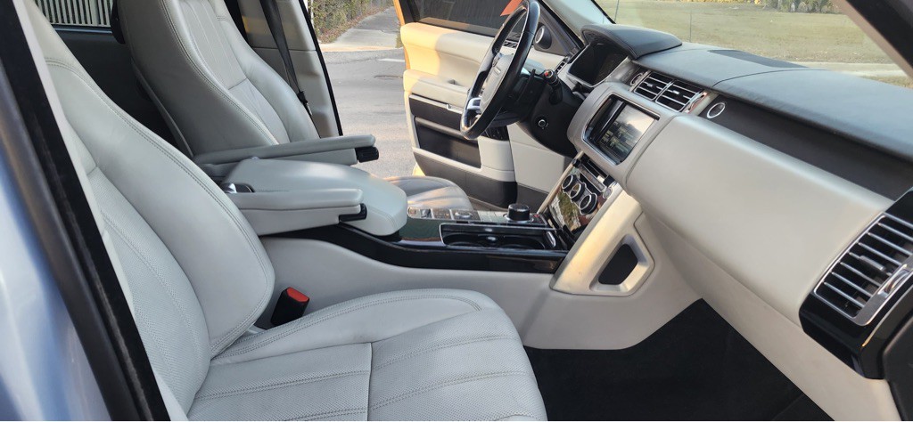 2014 Land Rover Range Rover Image 11