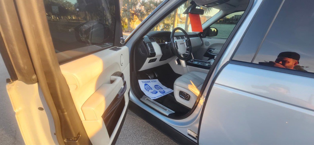 2014 Land Rover Range Rover Image 15