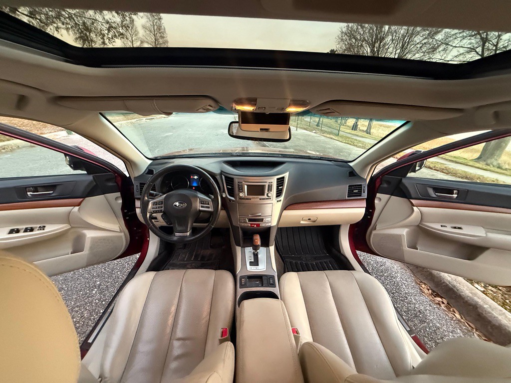 2013 Subaru Outback Image 16