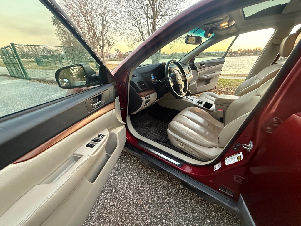 2013 Subaru Outback Image 5