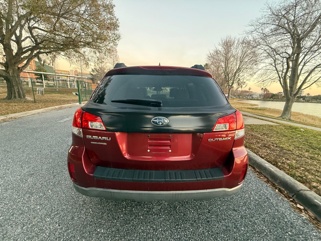 2013 Subaru Outback Image 8