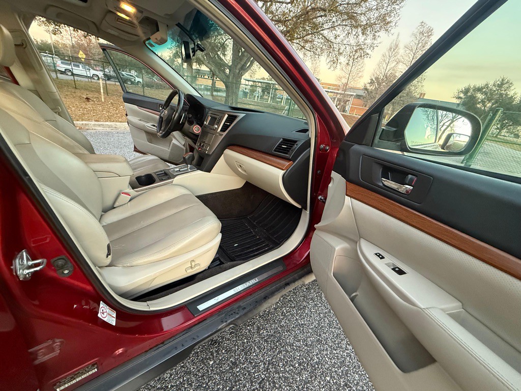 2013 Subaru Outback Image 13