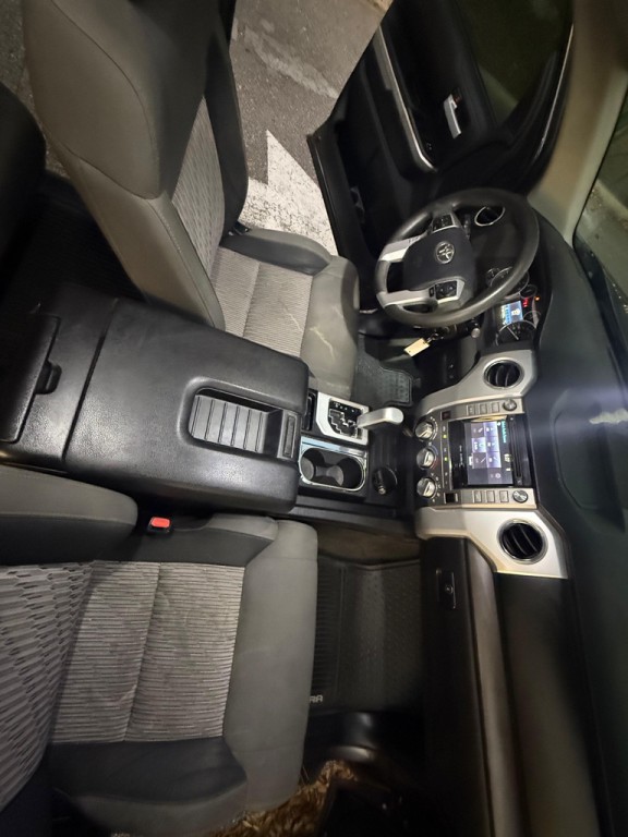 2015 Toyota Tundra Image 21