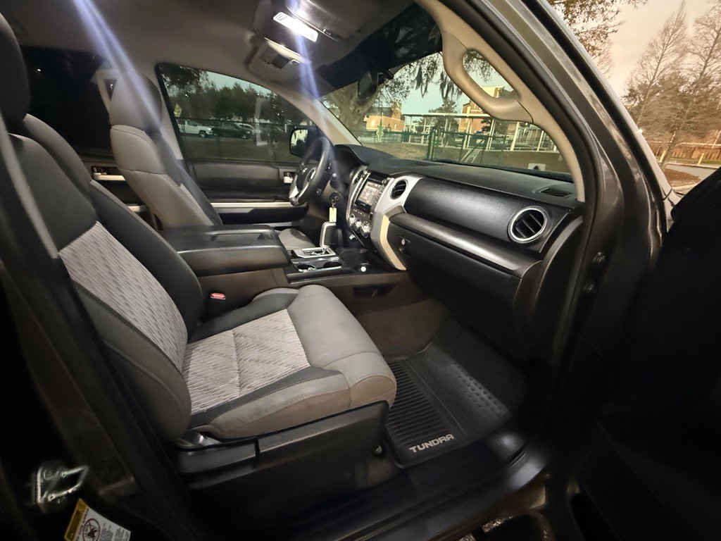 2015 Toyota Tundra Image 2