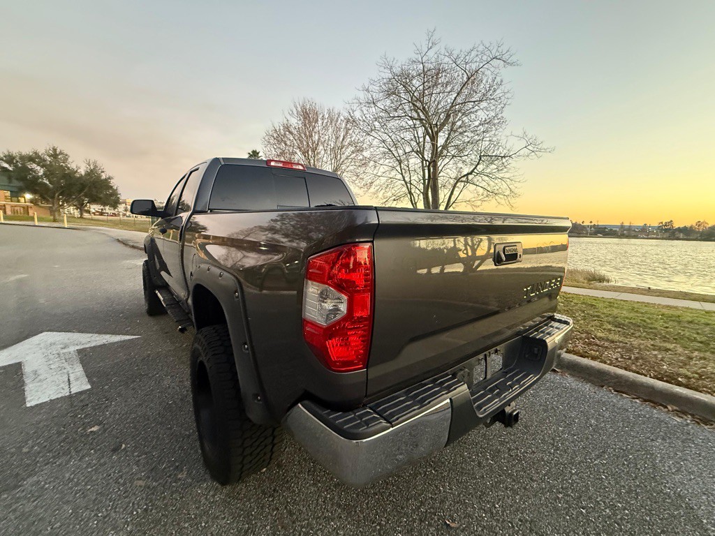 2015 Toyota Tundra Image 9