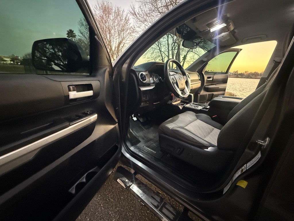 2015 Toyota Tundra Image 10