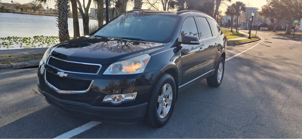 2011 Chevrolet Traverse Image 1