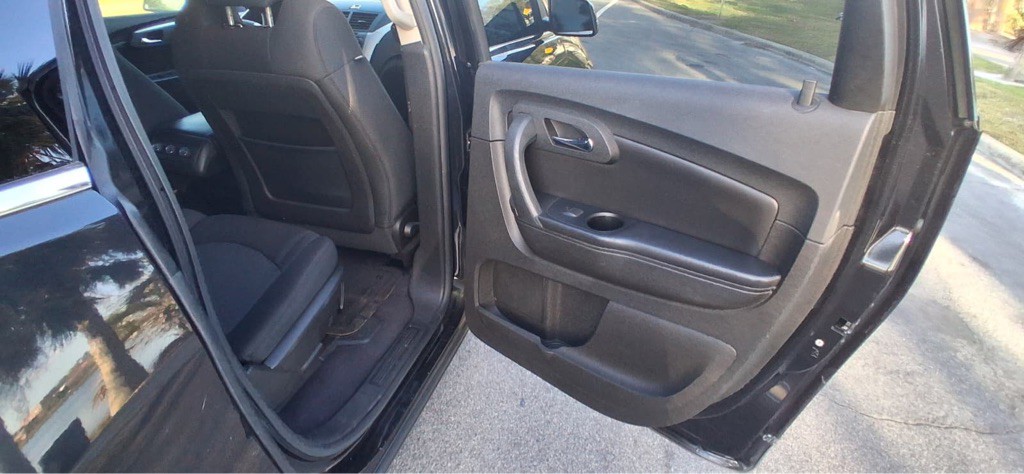 2011 Chevrolet Traverse Image 4