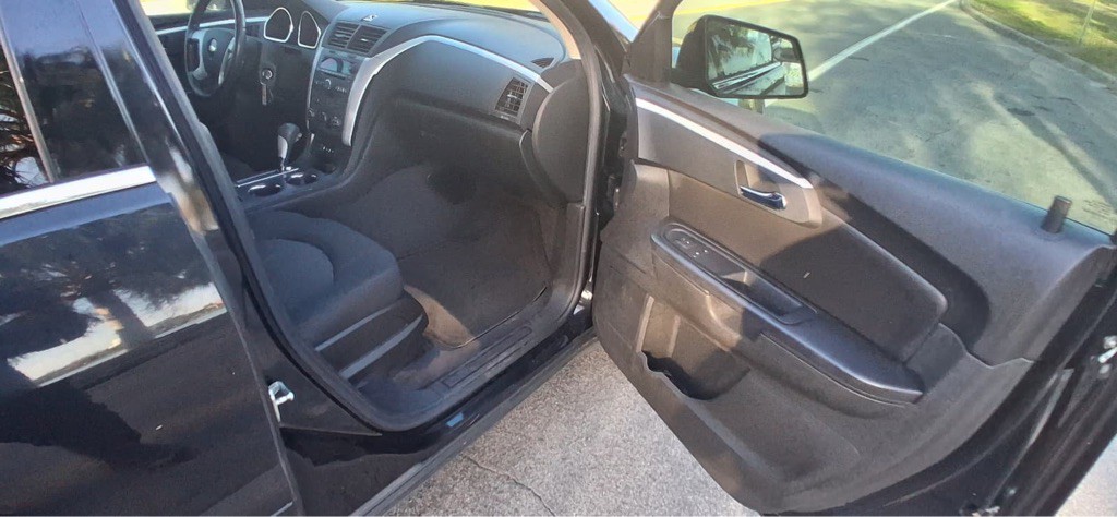 2011 Chevrolet Traverse Image 5