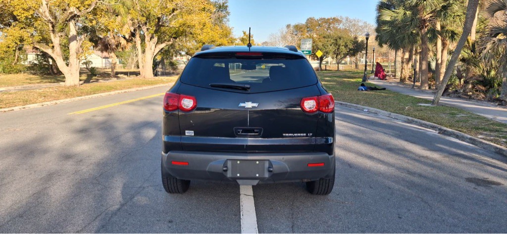 2011 Chevrolet Traverse Image 13